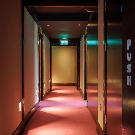 The Linn Hotel *